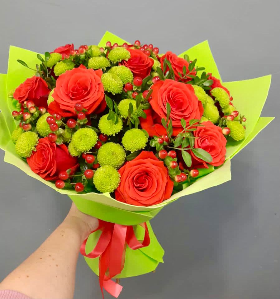 Букет цветов из: Хризантемы и Розы в Озерном