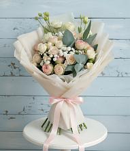 Букет цветов из:  Розы и Лизиантусы в Озерном