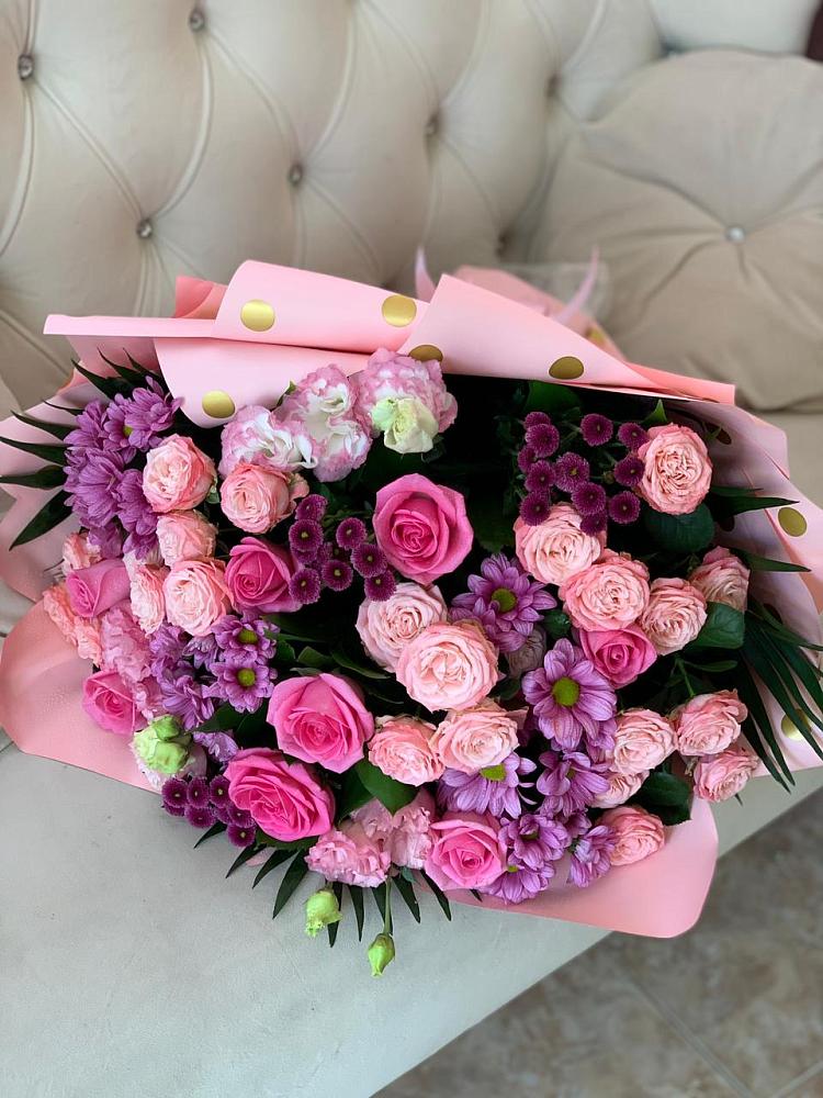 Букет цветов из: Хризантемы, Розы и Лизиантусы в Озерном