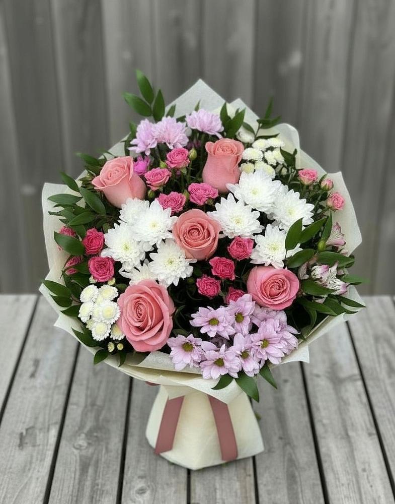 Букет цветов из: Альстромерии, Гвоздики, Розы и Хризантемы в Озерном