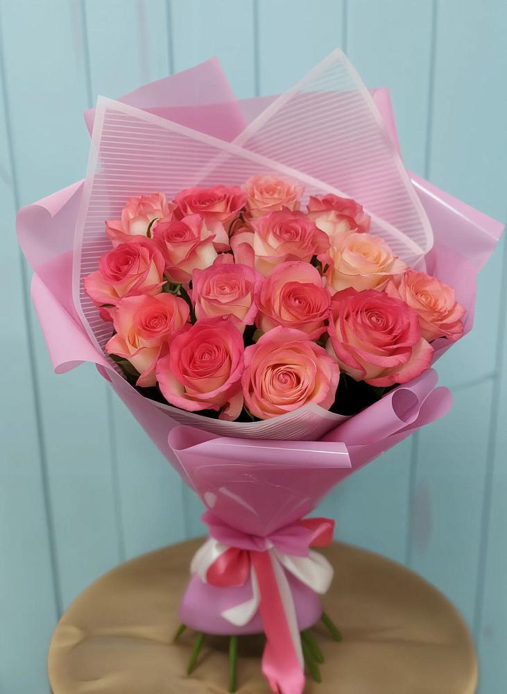 Букет 15 Розовых роз Равель в Озерном