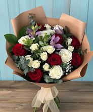 Букет цветов из:  Розы и Альстромерии #REPLACE_PRED# Озерном
