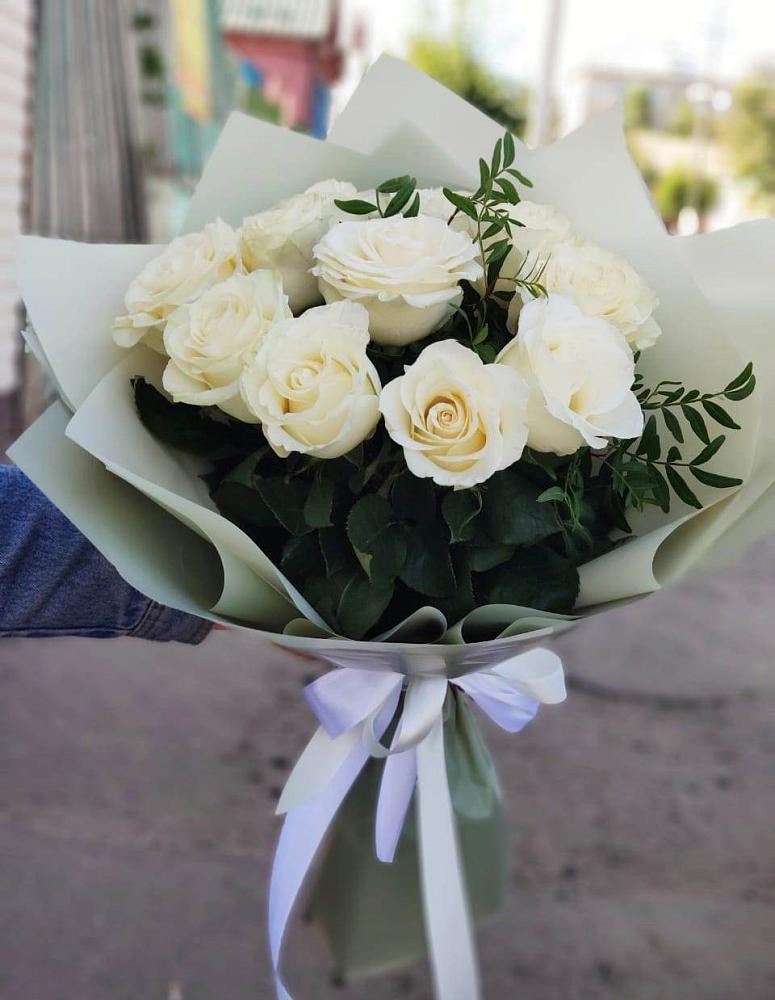 Букет Белые розы Проуд в Озерном