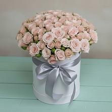 Цветочная композиция из Розы в шляпной коробке в Озерном