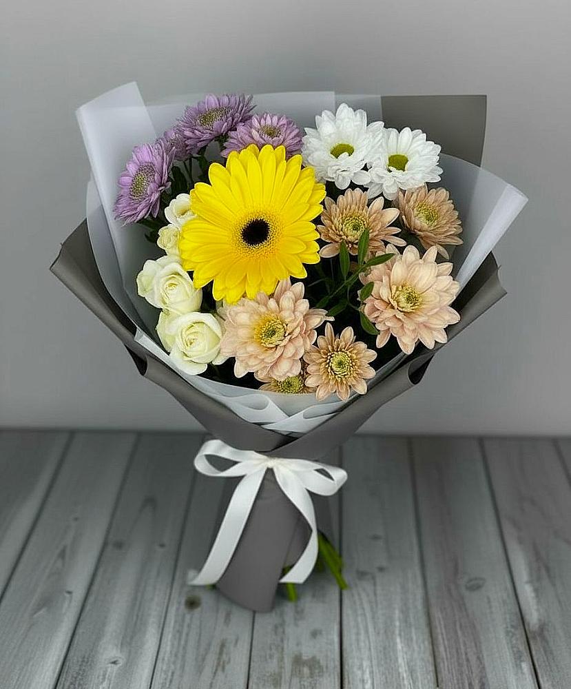Букет цветов из: Розы, Герберы и Хризантемы в Озерном