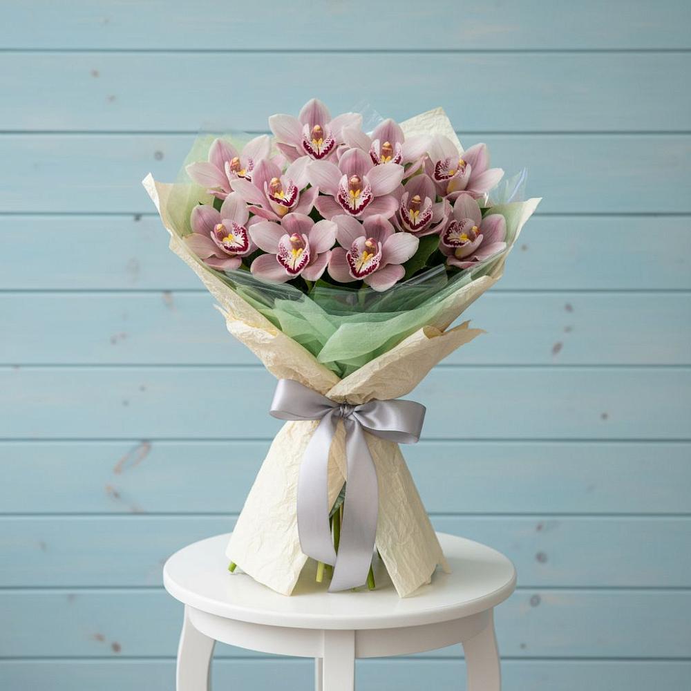 Букет цветов из: Орхидеи и Розы в Озерном