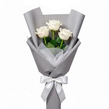 Букет 3 белые розы в Озерном