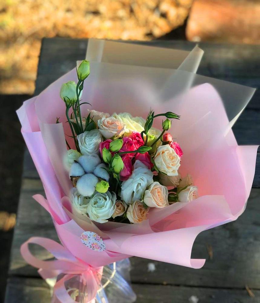 Букет цветов из: Розы и Лизиантусы в Озерном