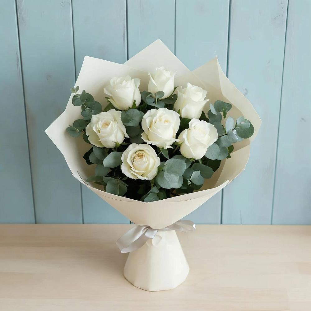 Букет Белые розы в Эвкалипте в Озерном