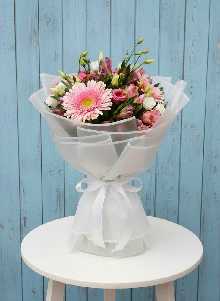 Букет цветов из: Герберы, Альстромерии и Лизиантусы в Озерном