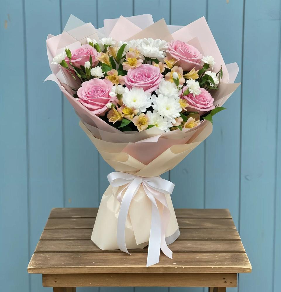 Букет цветов из: Гвоздики, Орхидеи и Розы в Озерном