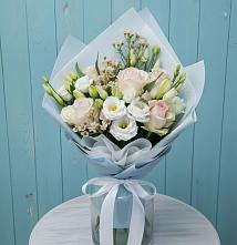 Букет цветов из:  Розы и Лизиантусы в Озерном