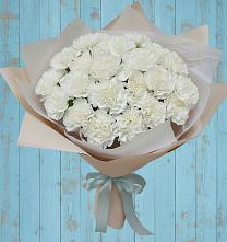 Букет цветов из:  Гвоздики #REPLACE_PRED# Озерном