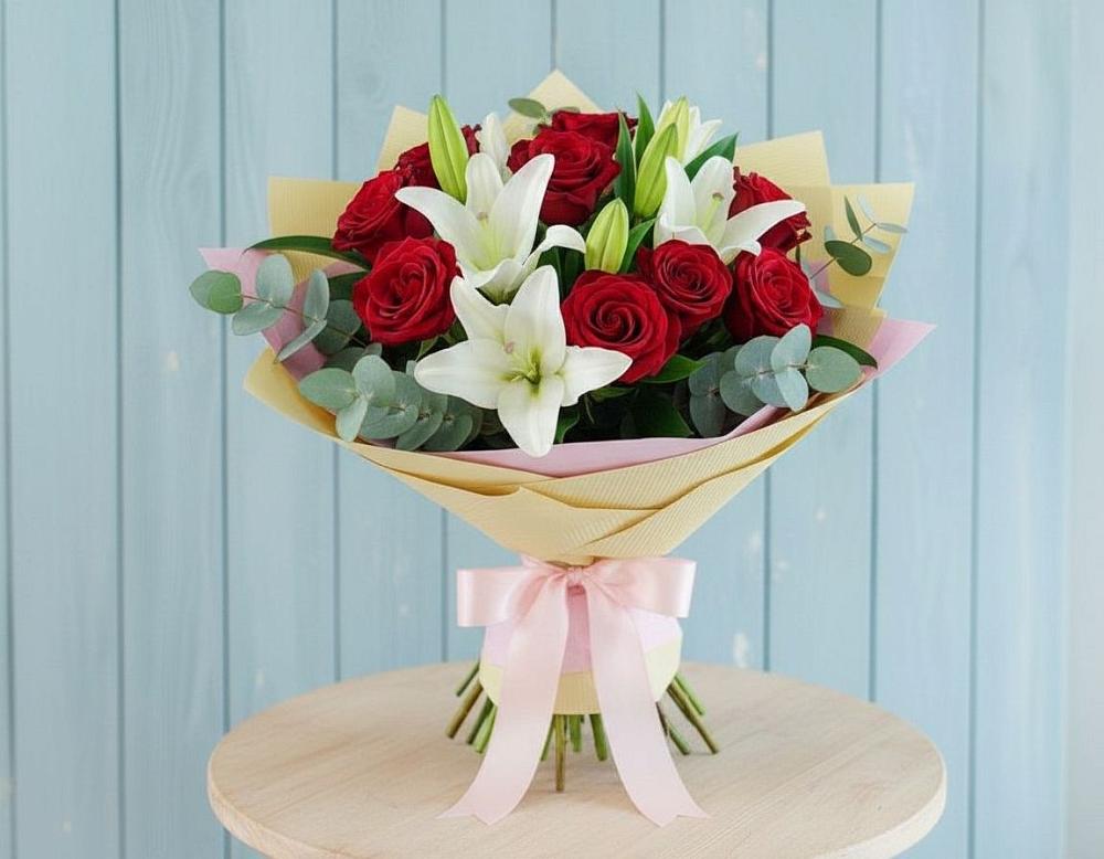 Букет цветов из: Лилии и Розы в Озерном